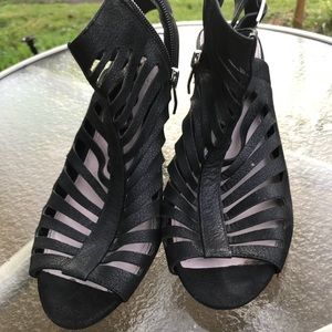Vince Camuto black strappy heels